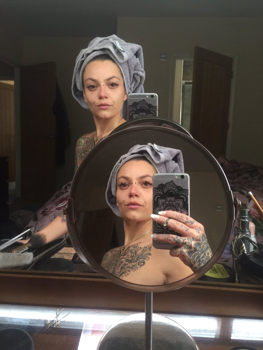 M_Nikkyfrench's tweet photo. #NoMakeUp #SaturdayFree #nofilter https://t.co/jlNt8XqZiU