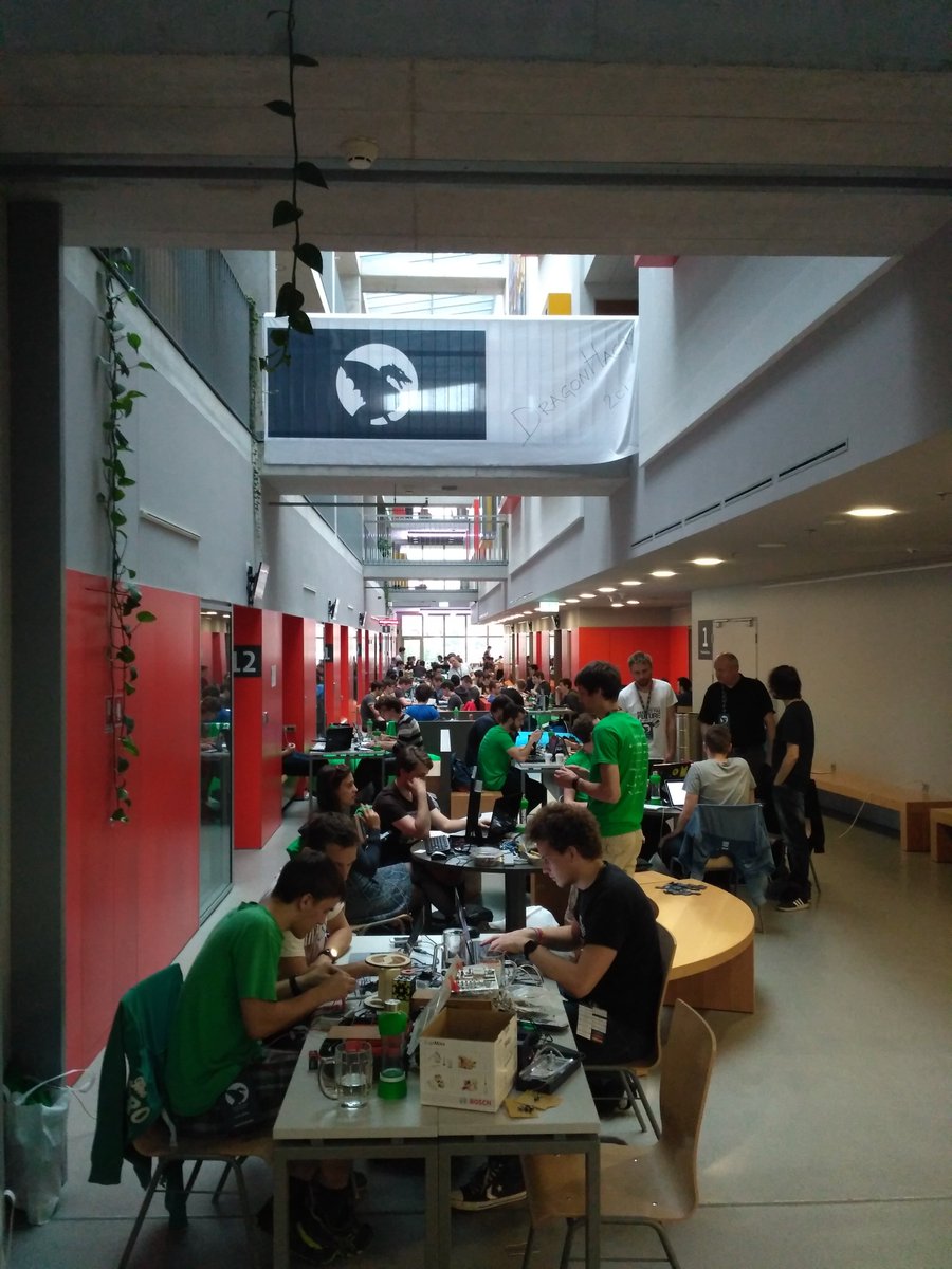 ProcesnaPisarna's tweet photo. Let the hacking begin! #dragonhacklj @ProcesnaPisarna https://t.co/DiHhtXFfQE