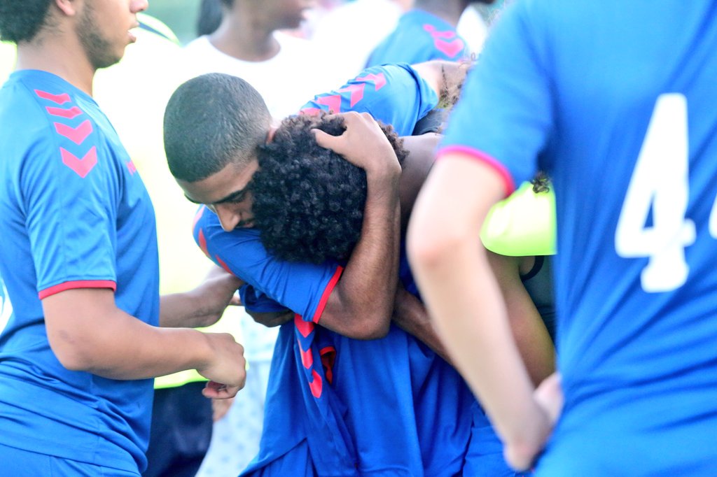 دموع اللاعبين في آخر  مباريات الموسم و بآخر شعار يرتدونه للكوماندوز

#شعباوي