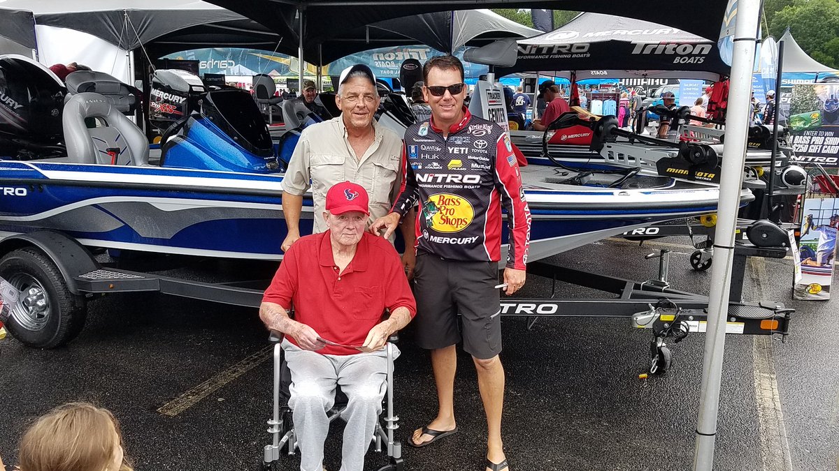 The weather has cleared and fans are meeting their favorite anglers at the Toyota Bassmaster Texas Fest.    @BASS_nation