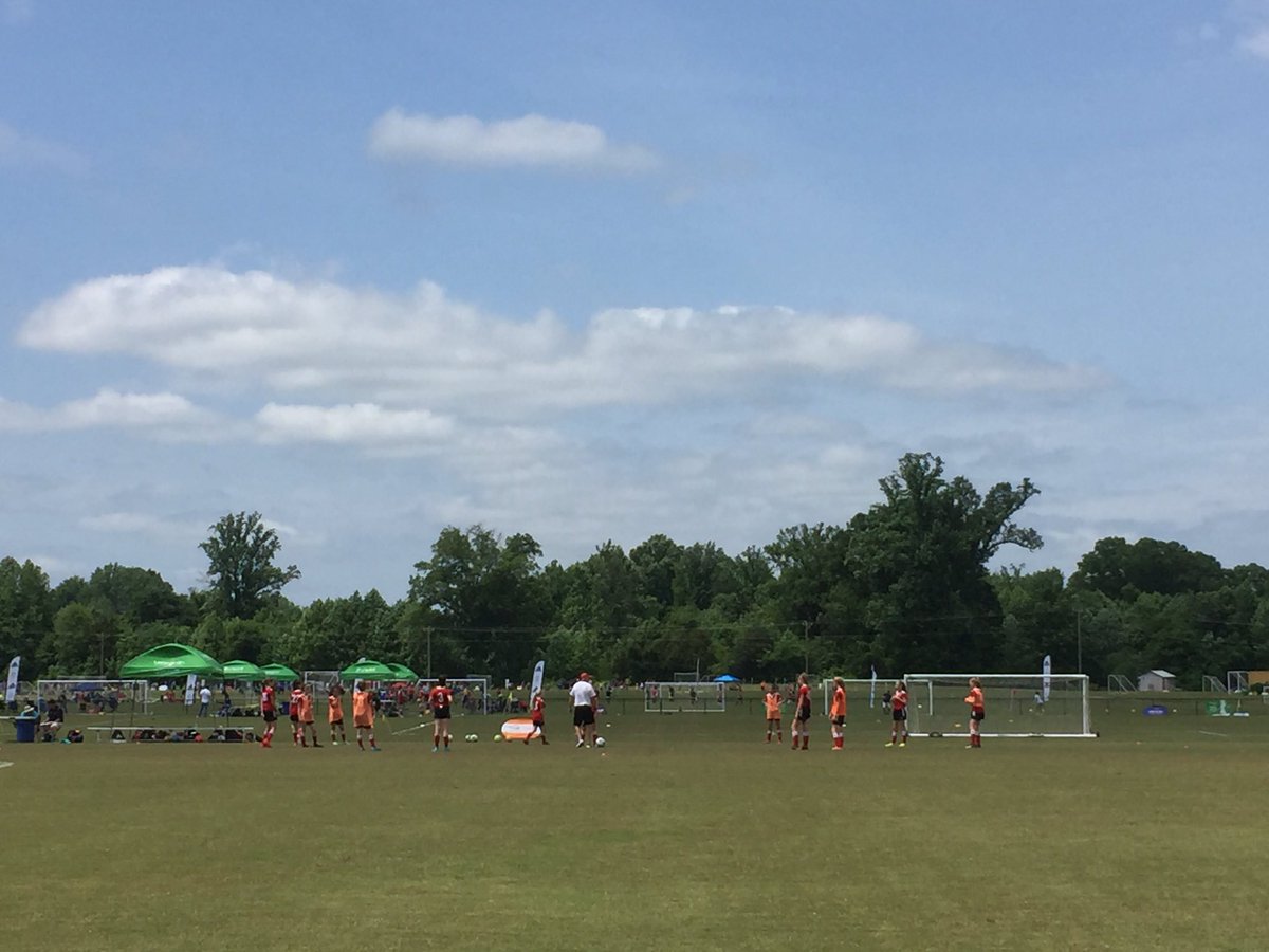 loudounsc's tweet photo. #04GRed are warming up ahead of kickoff in their #vastatecup semi! First kick around noon! We'll bring you scores and highlights! #repthered https://t.co/uXlwqn2pRQ