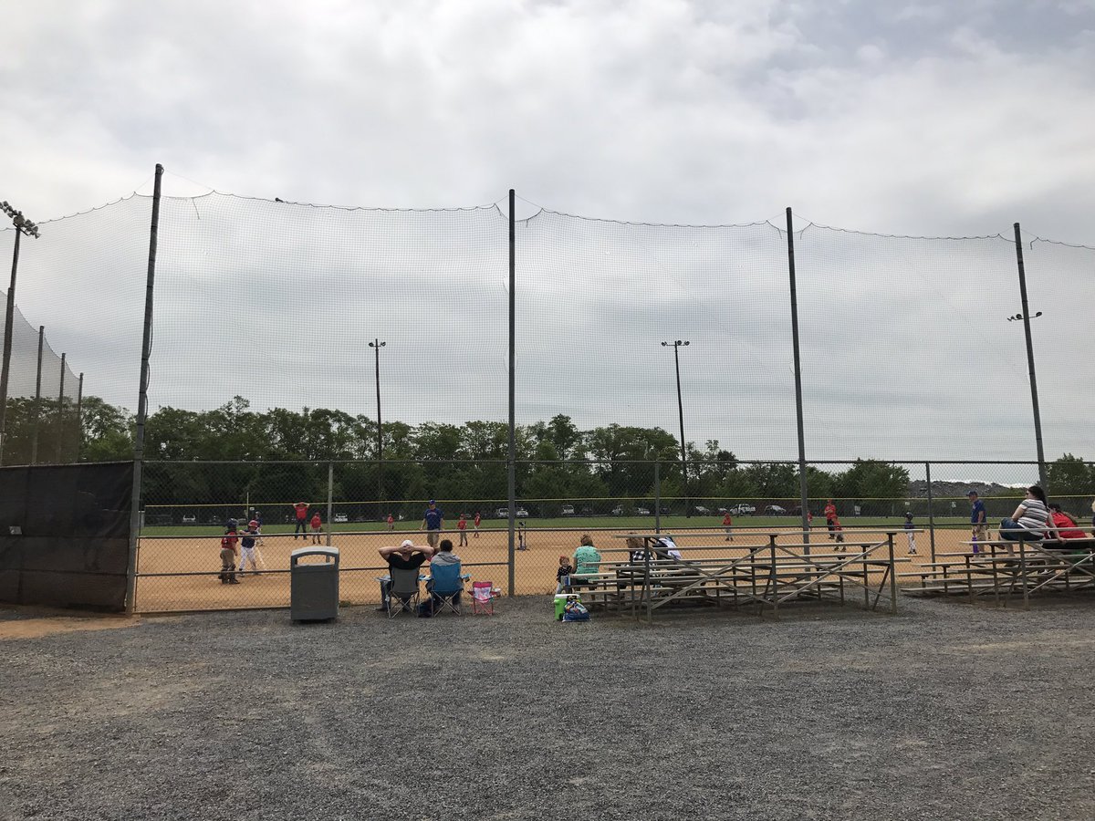 AndrewsShellyVA's tweet photo. Spending this Saturday like all others Mar-Jun; with lots of Ss and families from the northern half of FredCo #LittleLeague #FCALL https://t.co/tSXAchbBbE