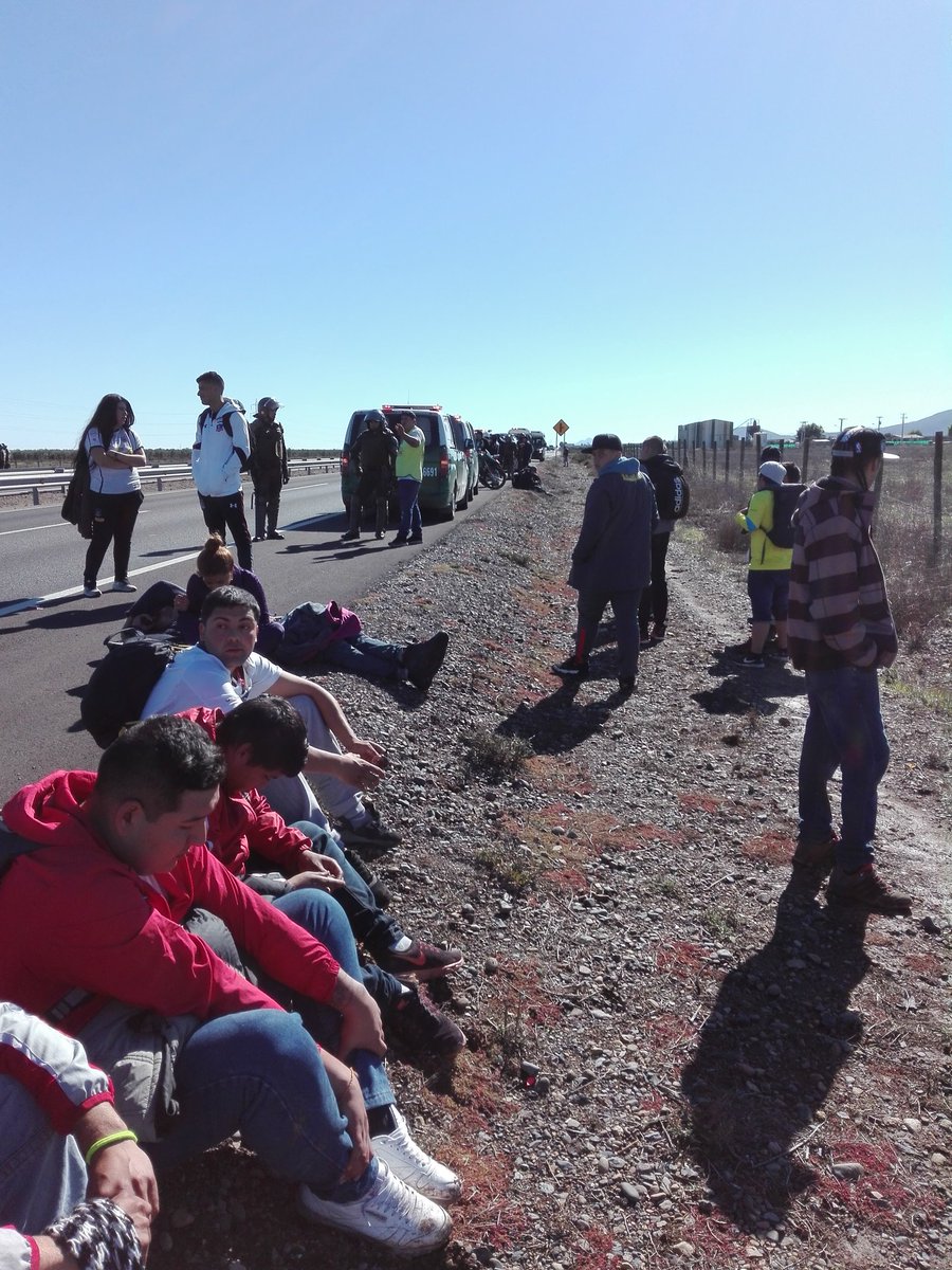 fernandogb1925's tweet photo. A una hora De  serena @Carabdechile  se pasaron la película @GARRABLANCAofi pacos qlos hijos de la perra @Mega  @CHVNoticiascl @ColoColo https://t.co/xFpWwZaKWp