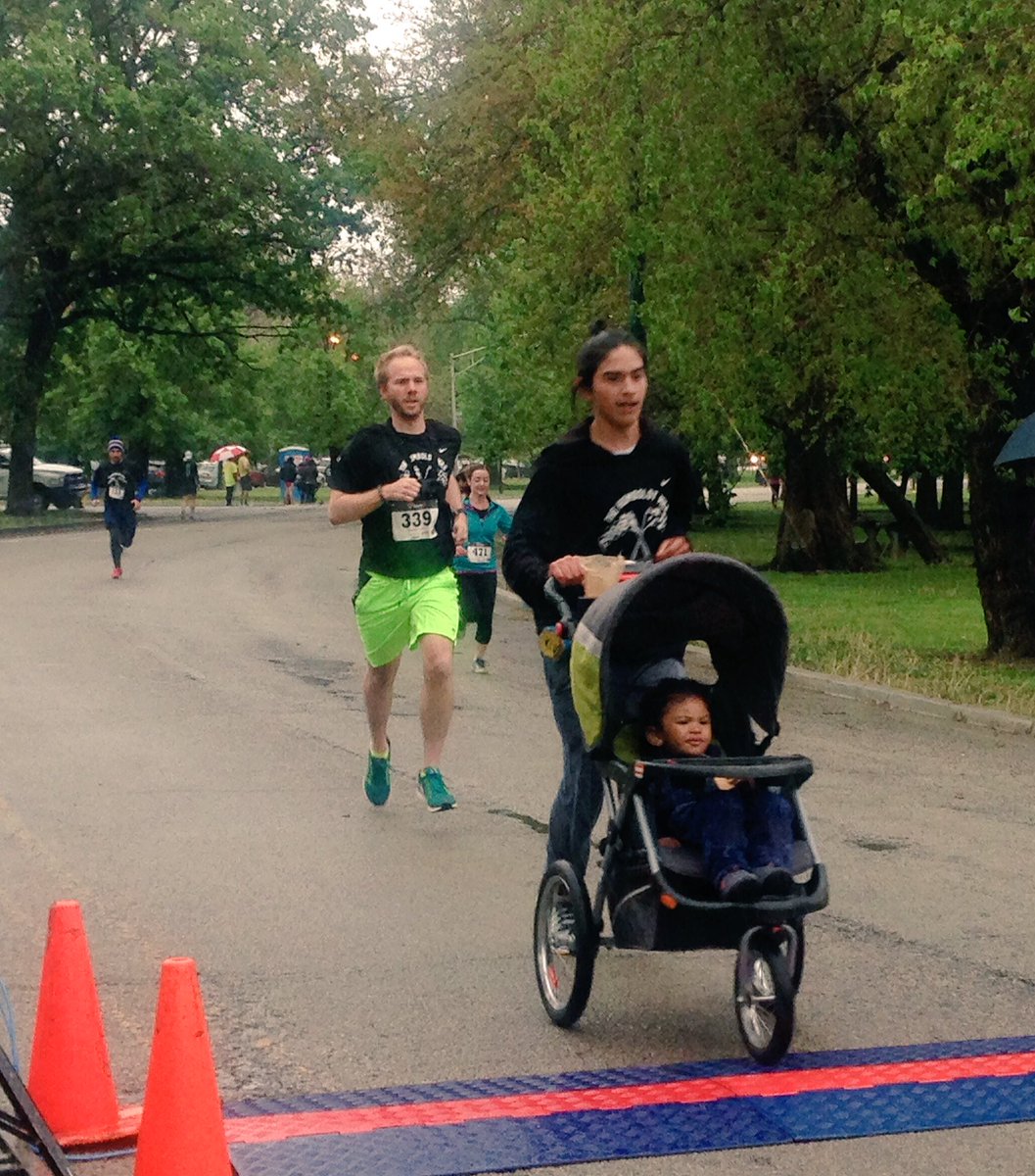 HopeForTheDay's tweet photo. Rain?! What rain? @DarkMatter2521 @3RUN2 #HumboldtPark #THM2017 #Chicago #MentalHealthAwarnessMonth #havehope #1for121 #ItsOkNotToBeOk https://t.co/MaA15L8P5W