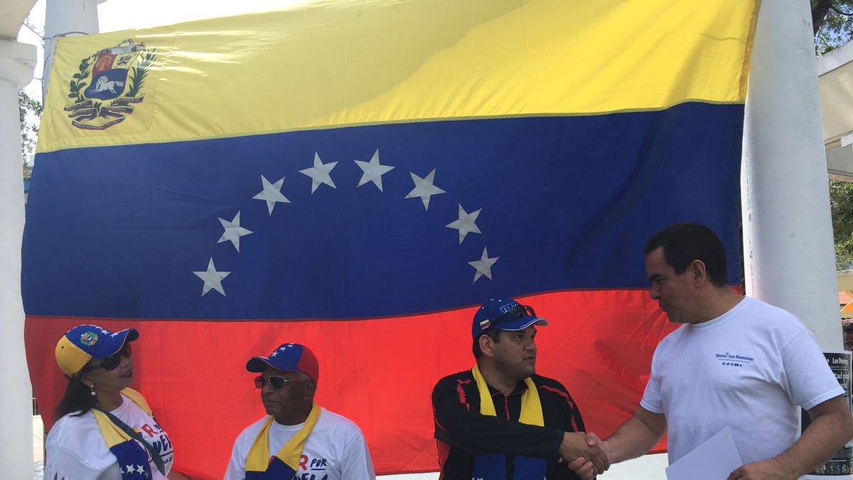 Photos of solidarity rally in Little Havana bit.ly/2rCzZtF https://t.co/cmebGCG5Vc