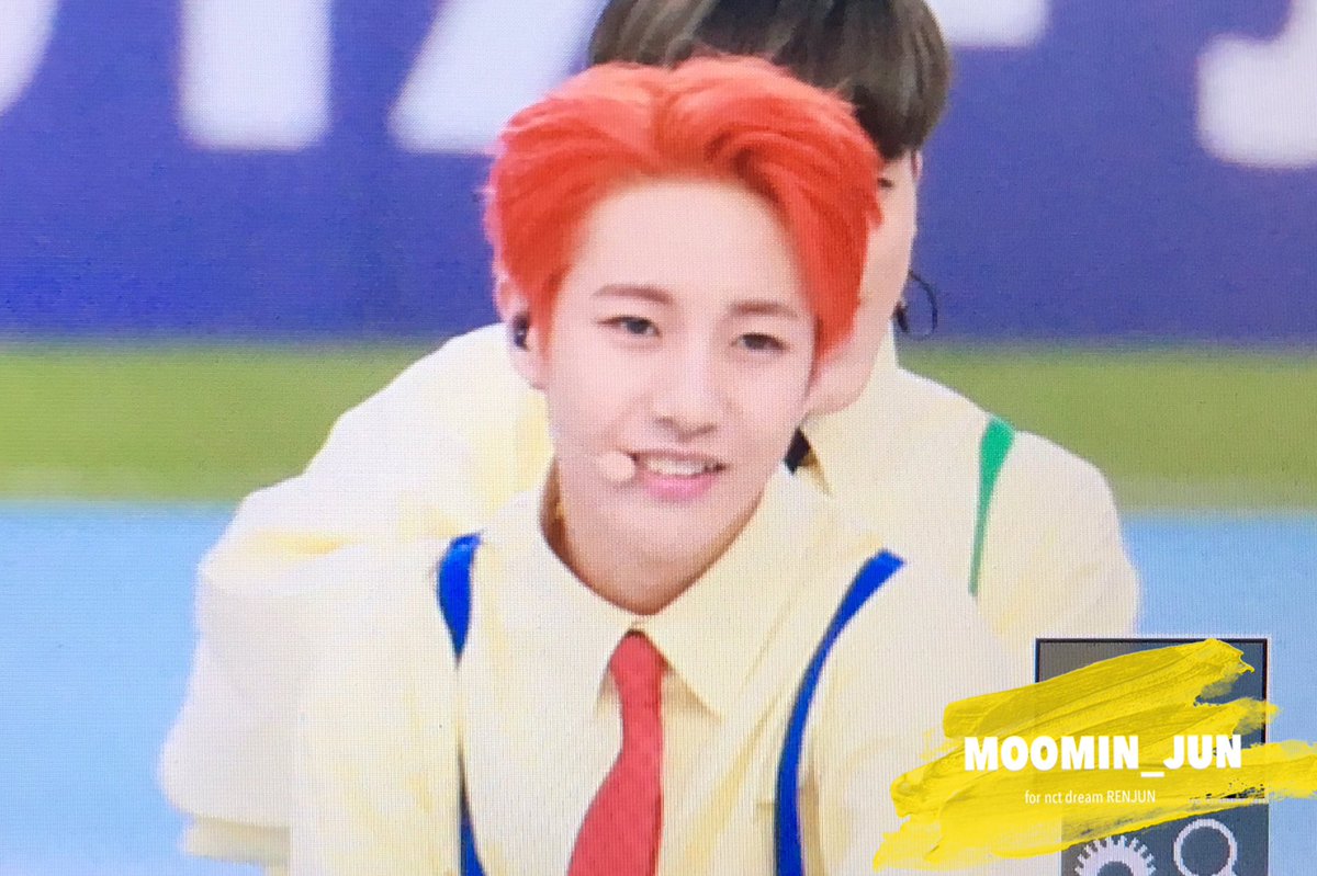 Spraewchana's tweet photo. ใจแม่ ... .กอดเจ้าหัวแดง เจ้าจวิ้นของแม่ #NCT_DREAM #RENJUN https://t.co/qVNYVELBwO