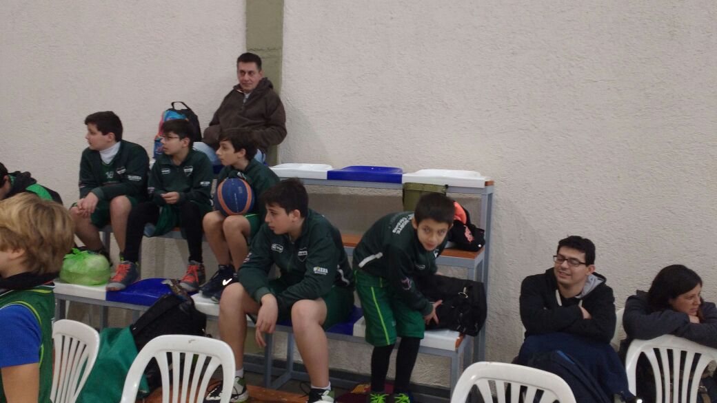 basquetFBPC's tweet photo. #EncuentroDeMini #TatáFlores Más imágenes de juego en Independiente de Oliva: allí será el acto de central, esta tarde https://t.co/nykuIgVWCW