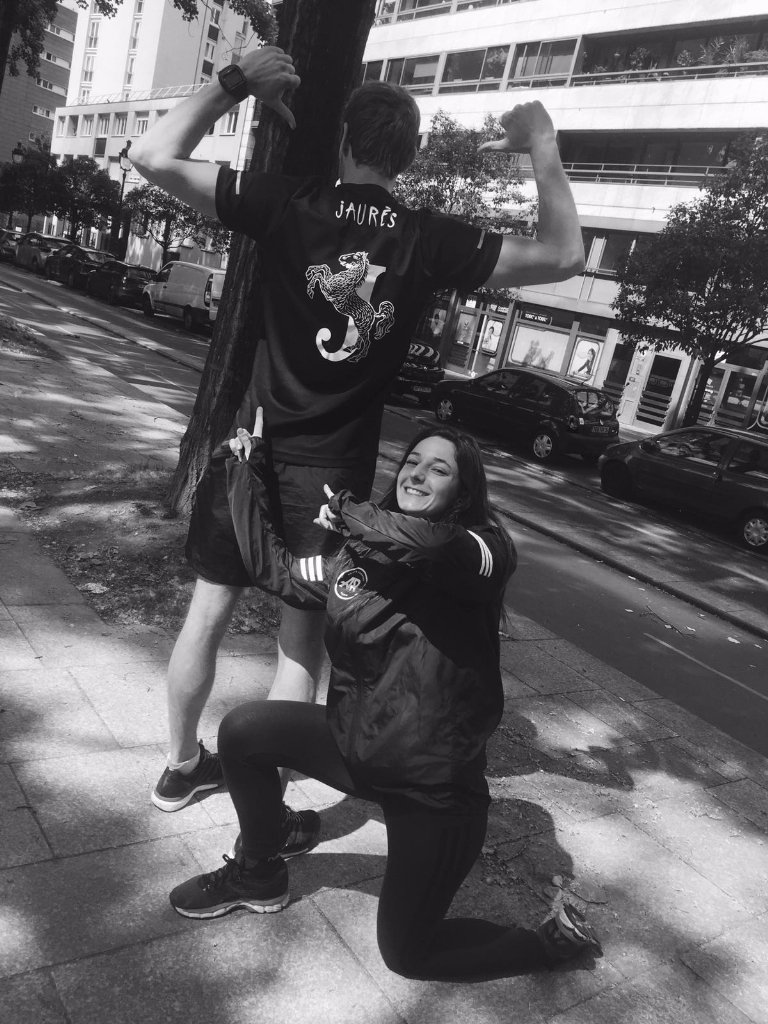ben_djaz's tweet photo. La danse des pouces #whyirunjaures https://t.co/N1RTN29gAw