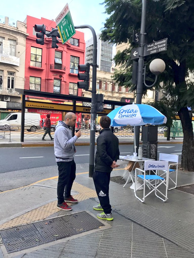 SComuna3's tweet photo. #Ahora #CorrienteAmplia en Cabildo y Sucre. https://t.co/tCLv8XDPqx