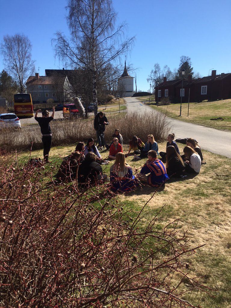 Till och med grupp-workshopsen har ett filmteam det här mötet #nuorra17