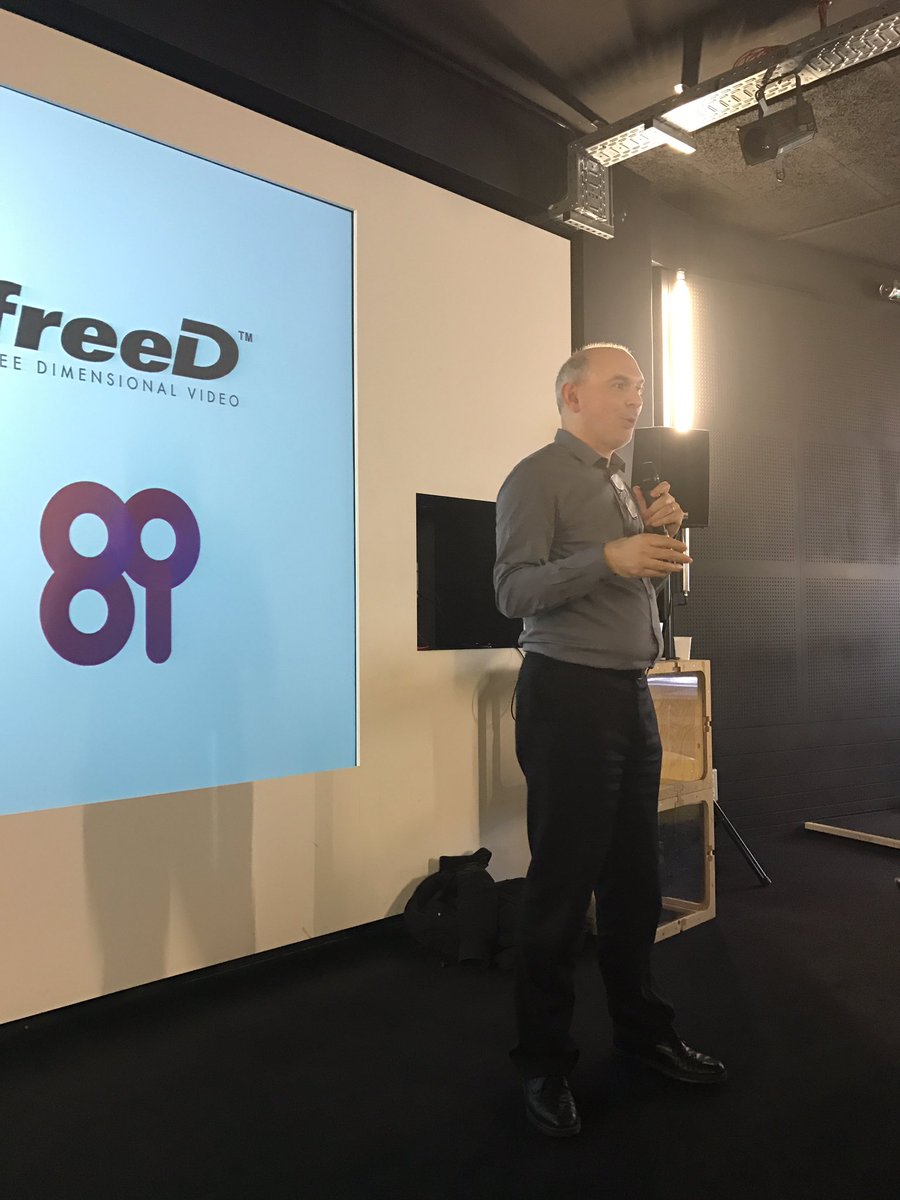 maevabotrel's tweet photo. Avec @olivez au #sextechlab valeur émotionnelle et objet, quel avenir ! https://t.co/fFyb6WeULj
