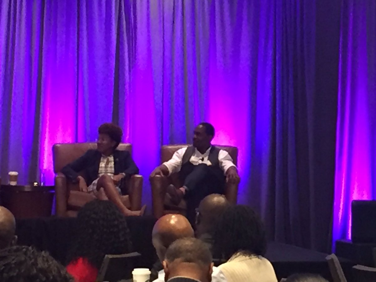 emallettforSTEM's tweet photo. Mad love to Chelsi Cocking on representing her national @NSBE leadership well here at #ITSMF2017Q2 among @itsmfonline IT Leaders #GTCoC https://t.co/A0zG53RYZq
