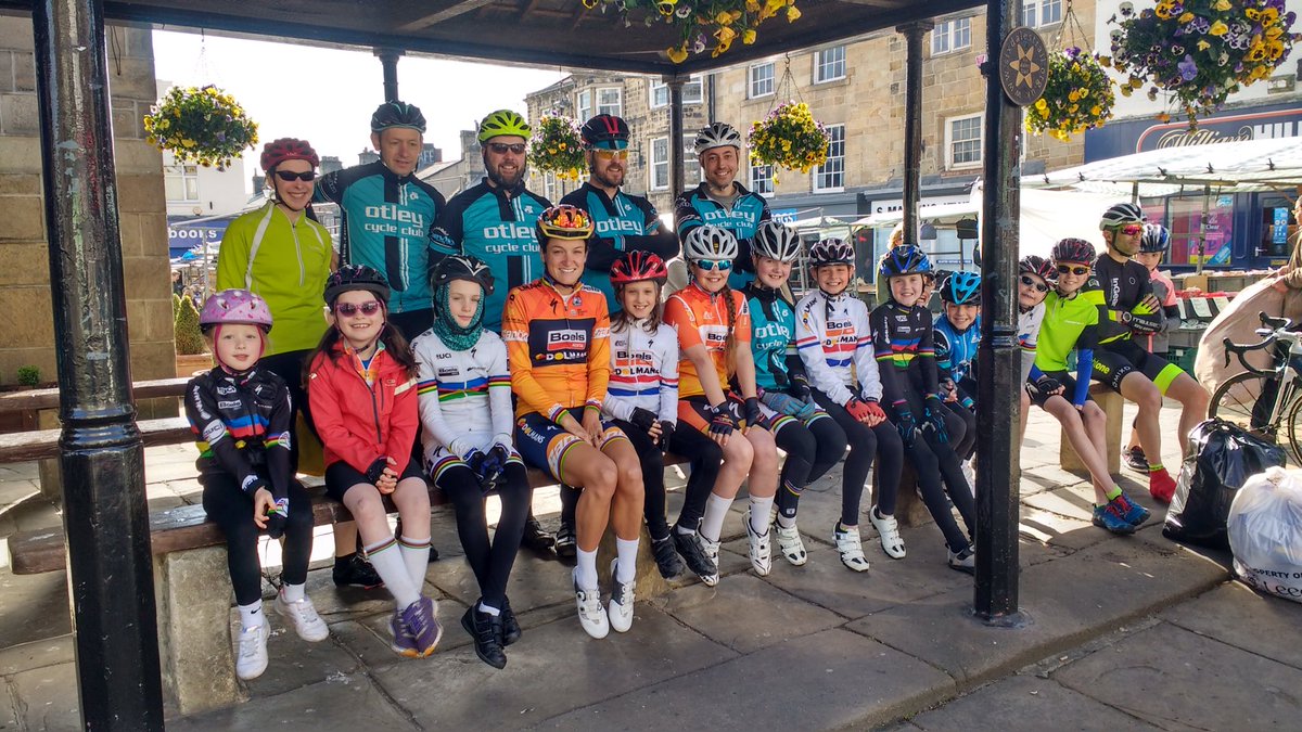 First club ride for <a href="/lizziedeignan/">Lizzie Deignan</a> with the mini-flyers! A morning they'll never forget facebook.com/otleyminiflyer…