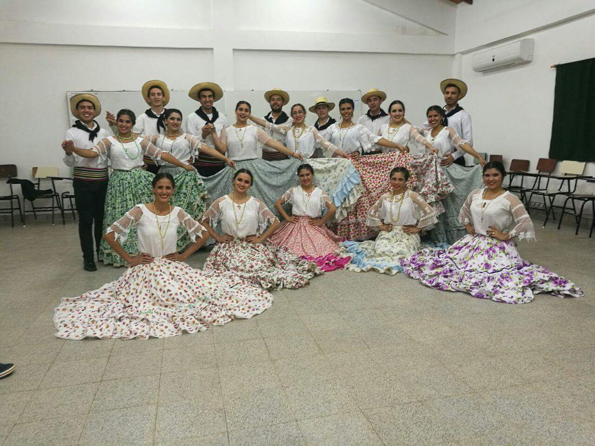 fce_mife's tweet photo. #Elenco_de_danza 
#FCE_UNA 💚 https://t.co/XSMfKdN8Wc