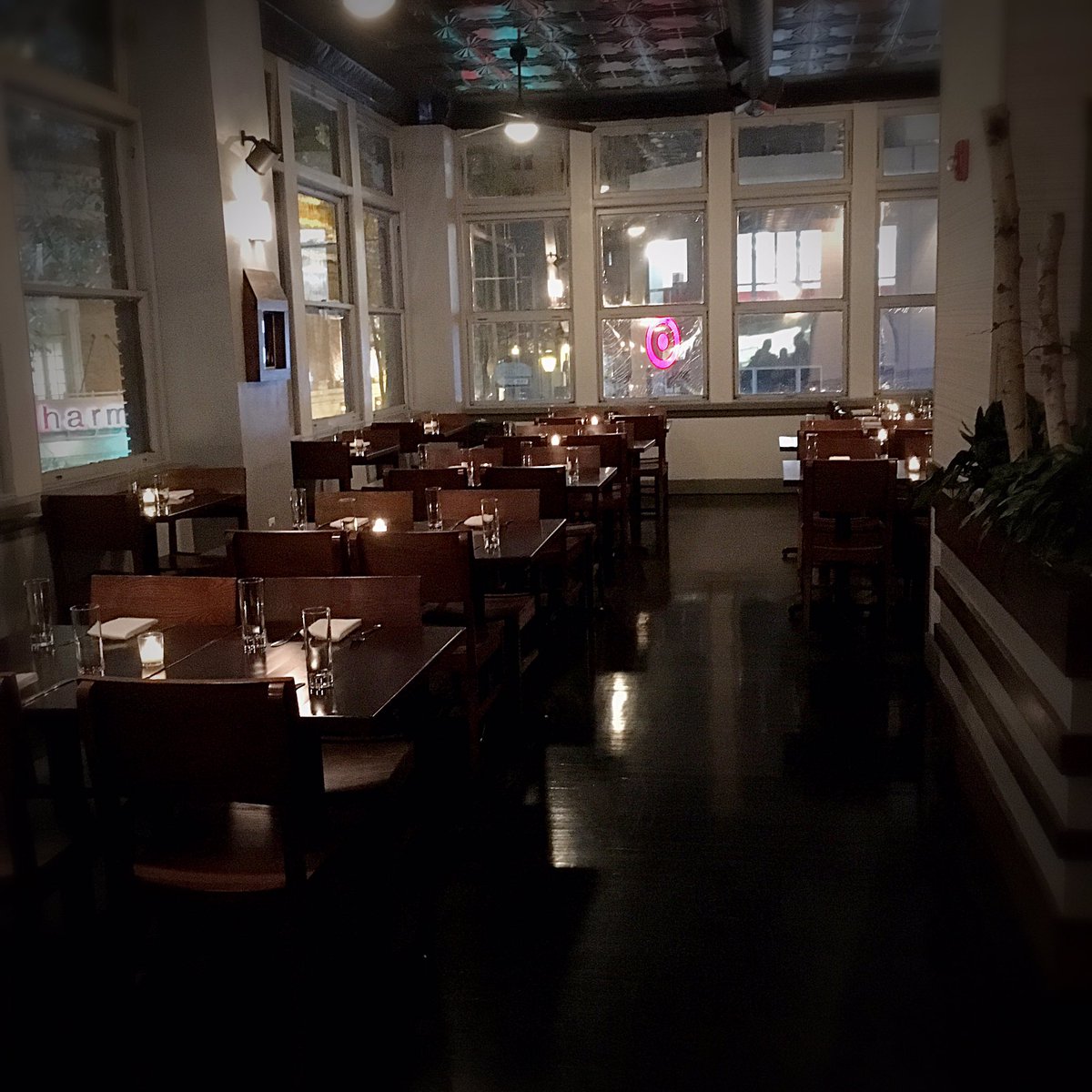 aldinephilly's tweet photo. Join us this evening for dinner. Reservations still available or walk in and sit at the bar. #itscoldagain https://t.co/QHdZTRYsKp