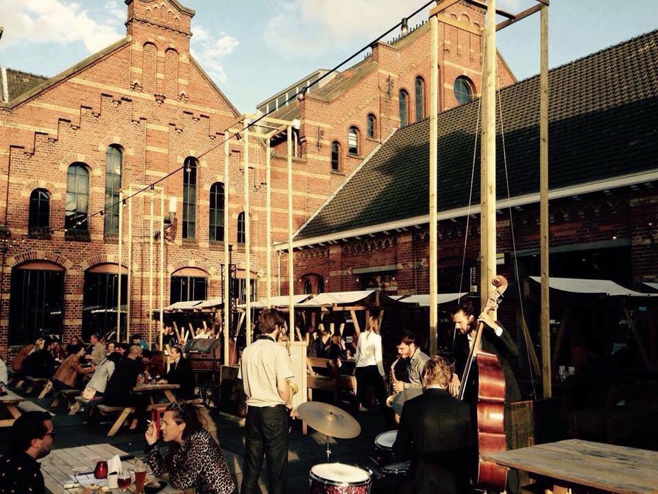 Voor onze derde brewpub zijn we op zoek naar een #horecamanager! Meer weten? brouwerijtroost.nl/werken-bij/hor… #vacature #werkenbij #dtv