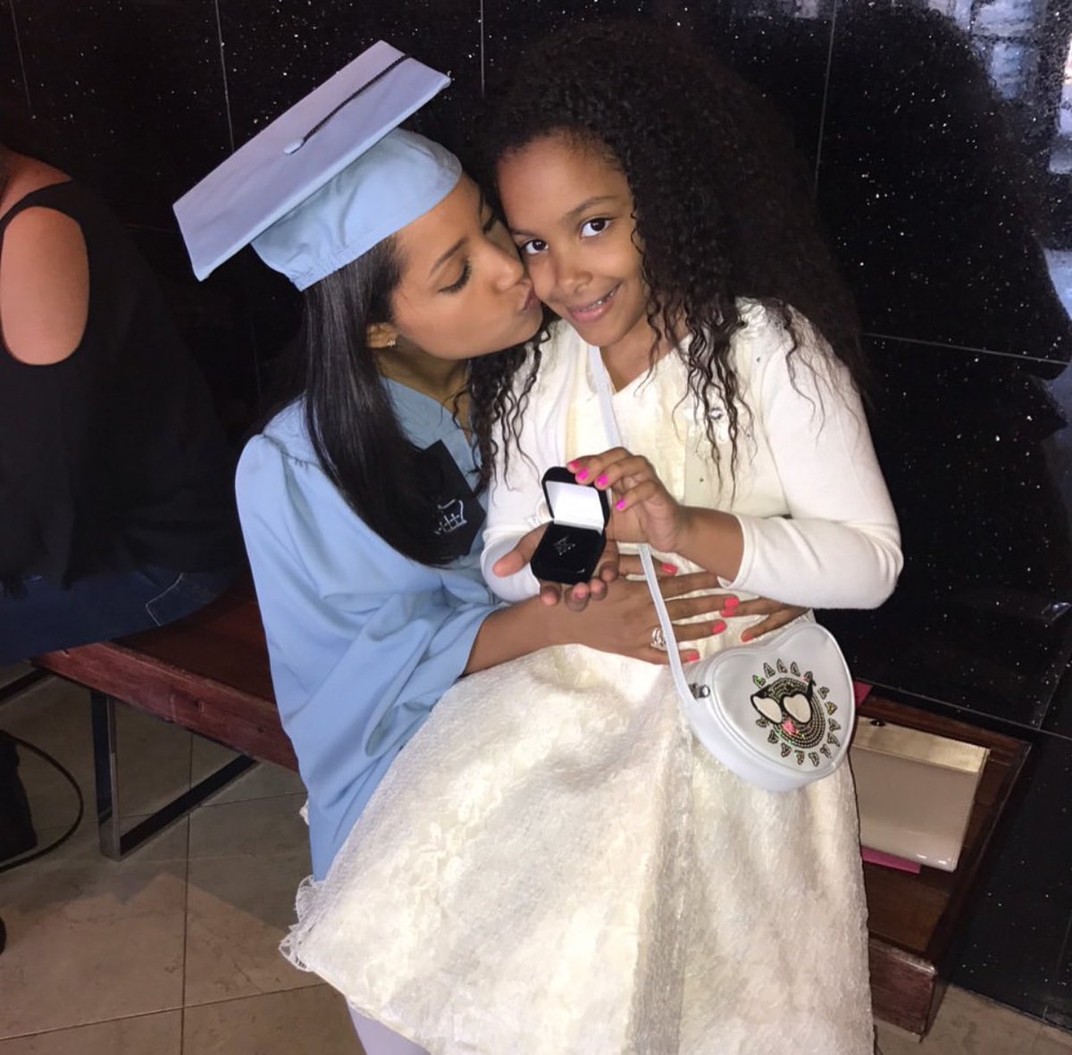 MBAMamaDotCom's tweet photo. Congrats to #classof2017 graduates! Here is Jennifer Sepulveda, mom to Jenelle, alum @mltorg and @Columbia_Biz #MBAMama! π©π»βππ§π»π https://t.co/r6w9j2SgyP