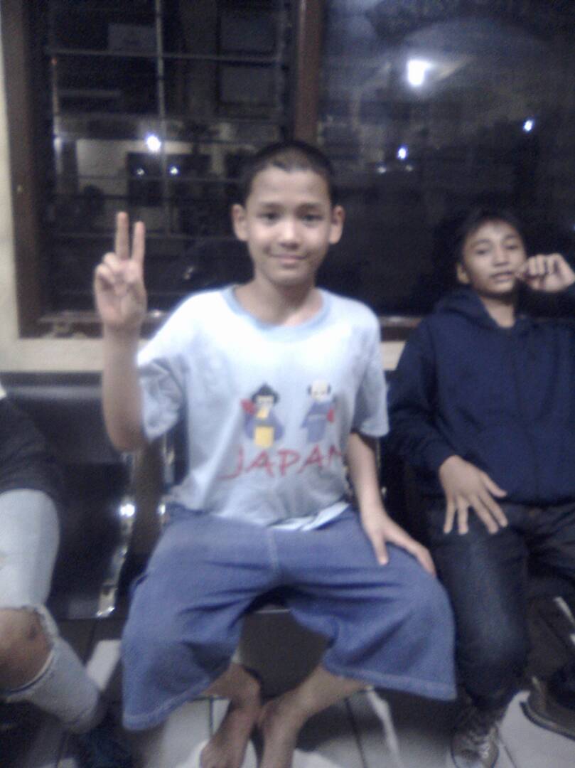 RadioElshinta's tweet photo. Ditemukan seorg anak laki2, usia sktr 12th, keterbelakangan mental, saat ini berada di Polsek Kembangan Jakbar. Mhn bantu Retweet ya Tweeps. https://t.co/p8UvHAU3LA