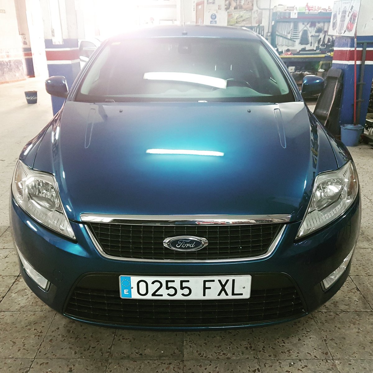 AutoDuco's tweet photo. Pintura general en este Ford Mondeo. Gran resultado.  #autoduco #chapaypintura #salamanca. https://t.co/73h3f6KXy7