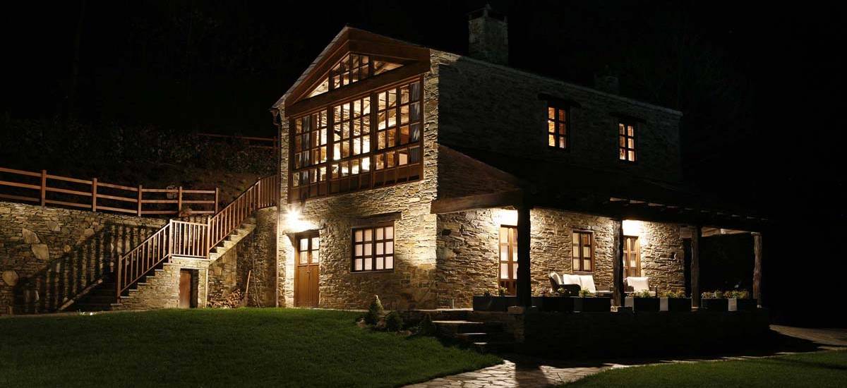 Rusticae's tweet photo. Una casona de campo decorada con mucho mimo ideal para una escapada #CasonaDeLabrada https://t.co/pyh91IV4Da https://t.co/DwDvmIpTGr
