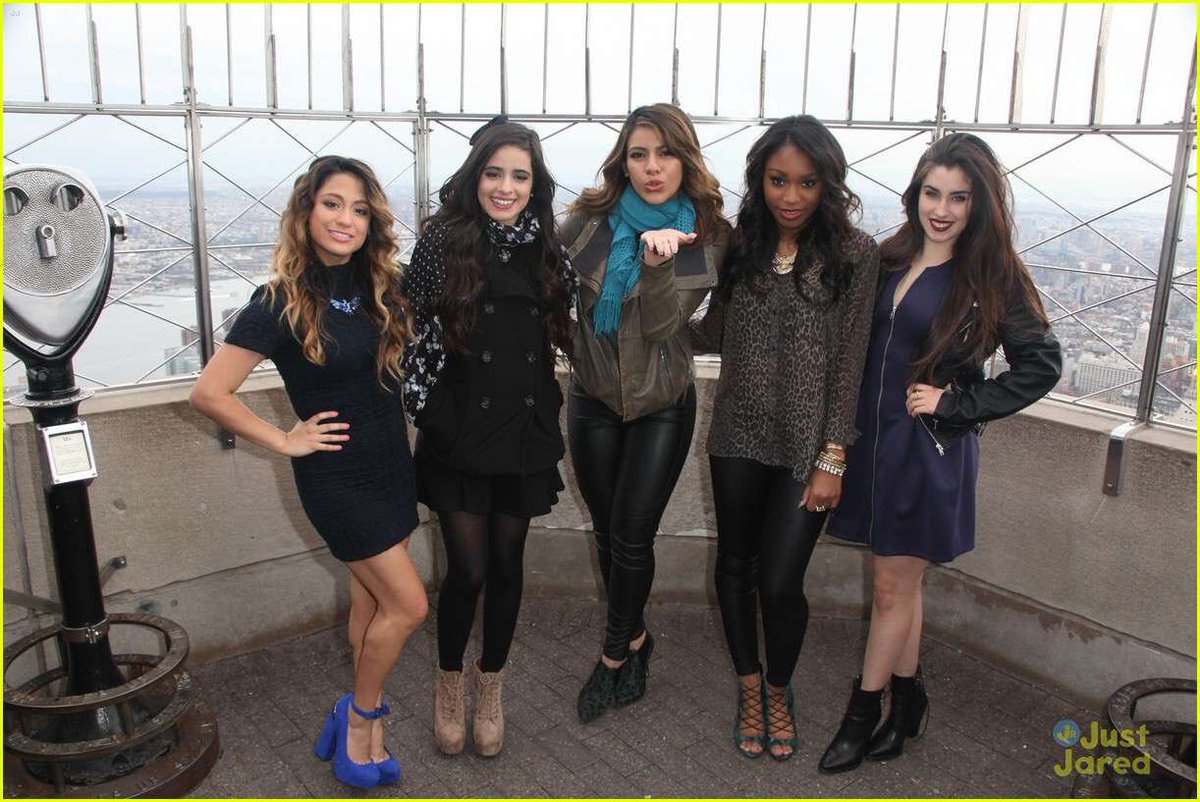 PeySab_nairi1D's tweet photo. この5Hが撮影してるところ……
Peyも撮影してるうううう
多分一緒よね？？ https://t.co/OxYl4wdoYe