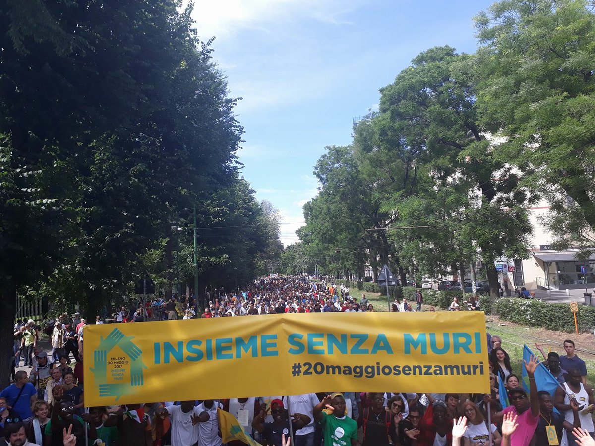 Milano è antirazzista.
Milano oggi è bellissima. #20maggiosenzamuri #sentinellisenzafrontiere