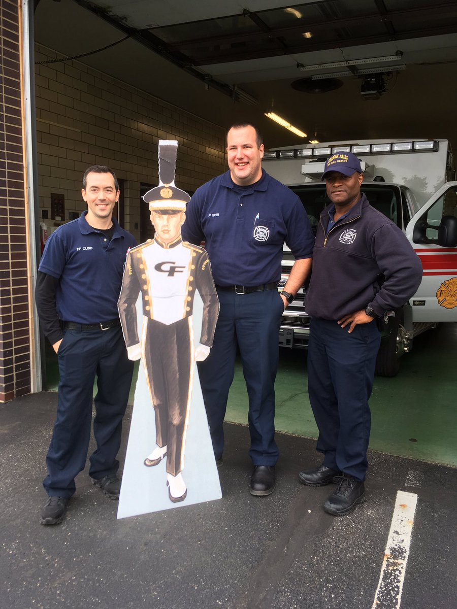 StantheManCFHS's tweet photo. Stan w/a few of CFFD Firemen on Portage Trail! https://t.co/bsQ676bB1u