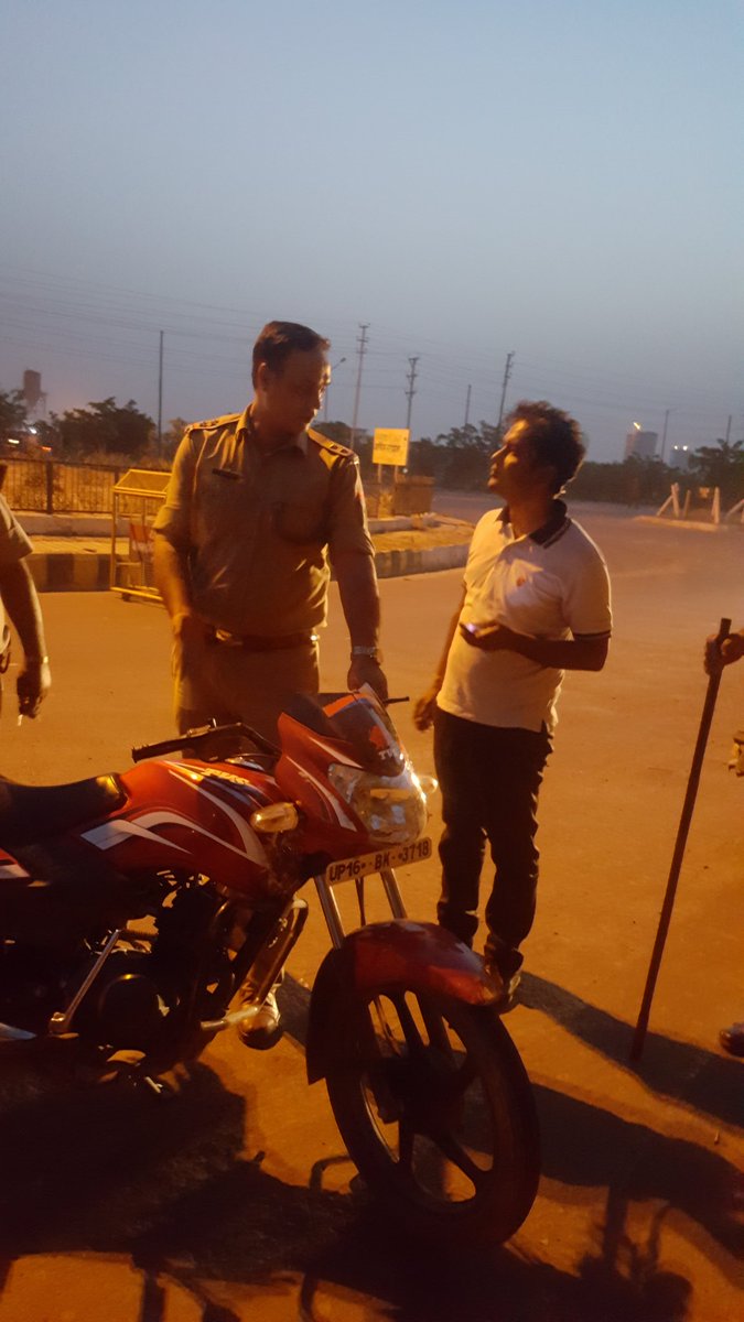 ShoPsEcotech3's tweet photo. चैकिंग इकोटेक 3 पुलिस https://t.co/X6r3dKRWe7