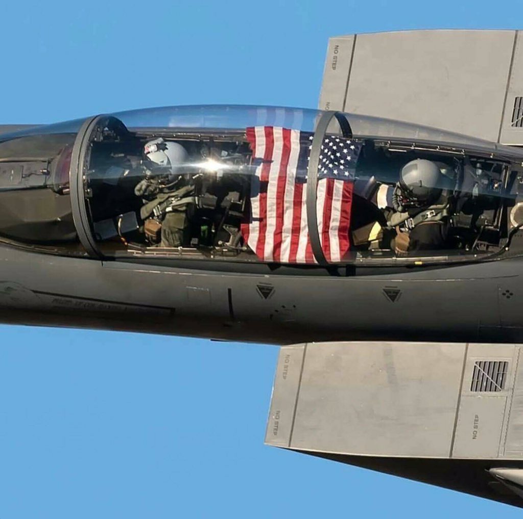 josh_dobbs1's tweet image. Salute to all who serve &amp;amp; protect on this #ArmedForcesDay!

S/O to Lt Col Brad Butler for the photo!