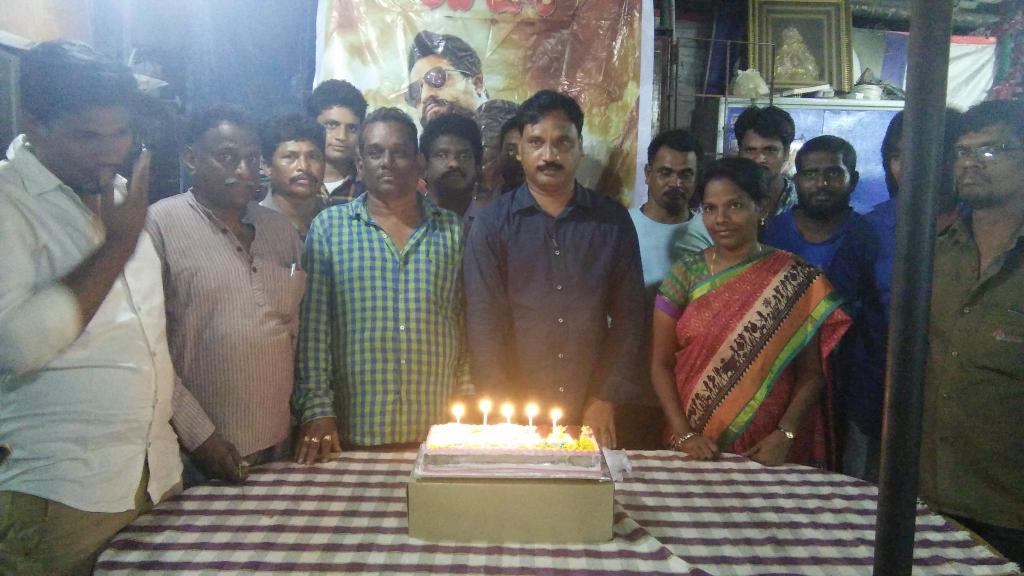 TrendsNTR's tweet photo. #GreaterVisakhaNTRSevaSamithi Cake cutting &amp; Annadhanam in Oldage home 

#HappyBirthdayNTR 

@tarak9999 @RaaviNtr @smkoneru @chocolate225143 https://t.co/63LxJ7dEAg