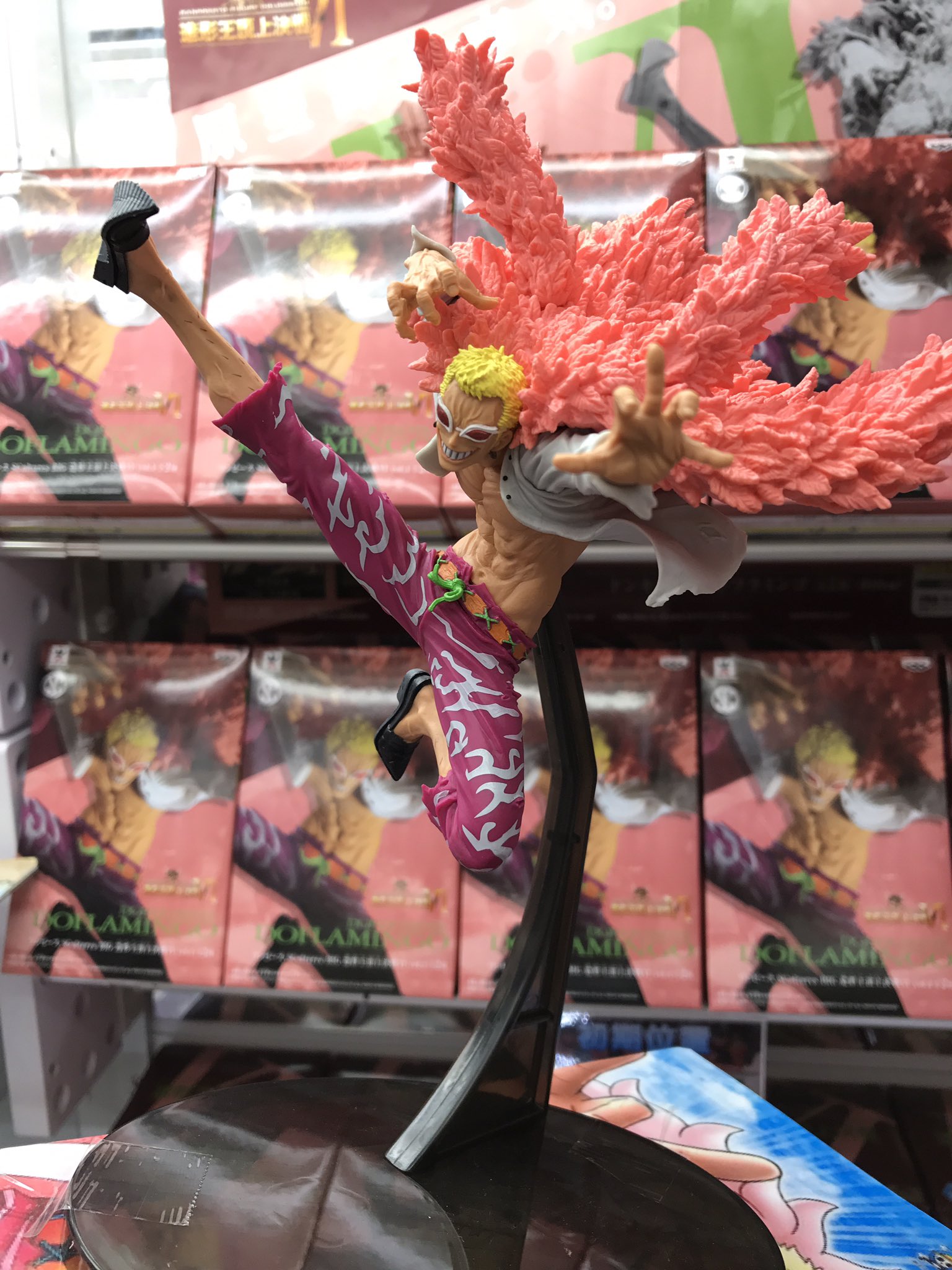 もってきーな 浜松鑑定団 Auf Twitter ワンピース Scultures Big 造形王頂上決戦 Vol 1 ドンキホーテ ドフラミンゴ 王下七武海で最も危険な男なだけあって雰囲気が溢れています 是非 浜松鑑定団までgetしに来てください