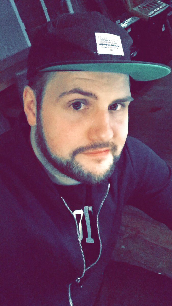 DJWarrenP's tweet photo. Catch me djing tonight!! #urbansounds #seymours #djwarrenp SC/Insta - DJWarrenP https://t.co/f9ipo7Q8i2