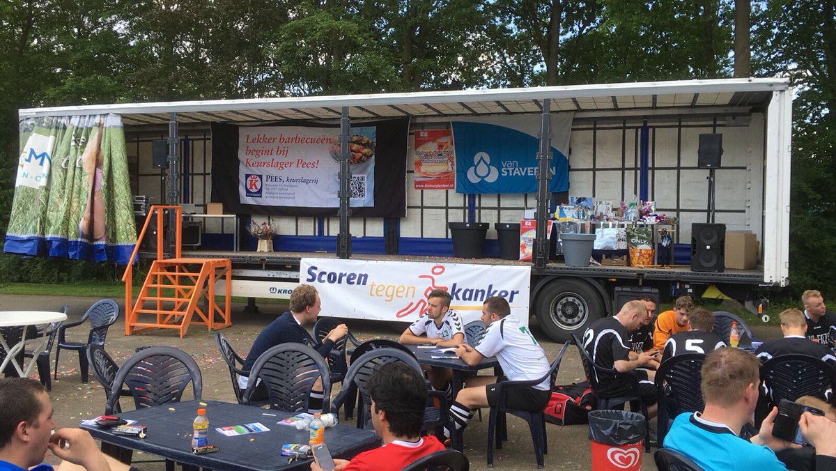 Naast het NNKS hebben we ook een geluidsset gesponsord/geleverd bij het "Scoren tegen kanker voetbaltoernooi" 
Onderzoek blijft belangrijk.