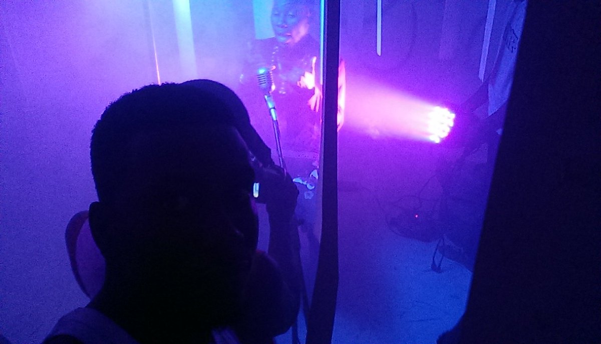 dr3ynow's tweet photo. Vixen on set, Cemera checked, light. ACTION!!! Work. #digipixels Directing. https://t.co/H0in9QCnnd