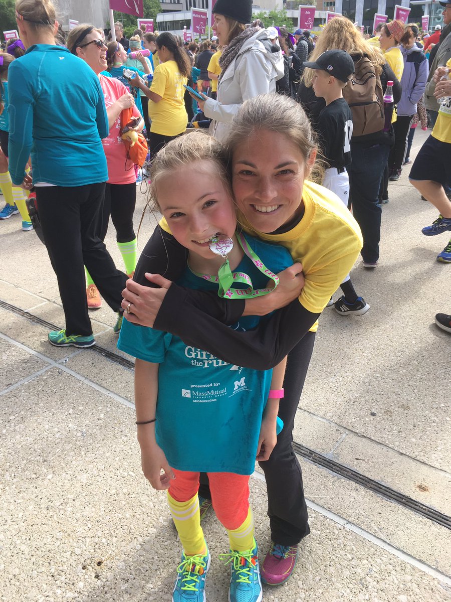 XcRaider's tweet photo. My two #GirlsOnTheRun sweeties 😊 #GoCarlyGo https://t.co/ywSpd0KLgN