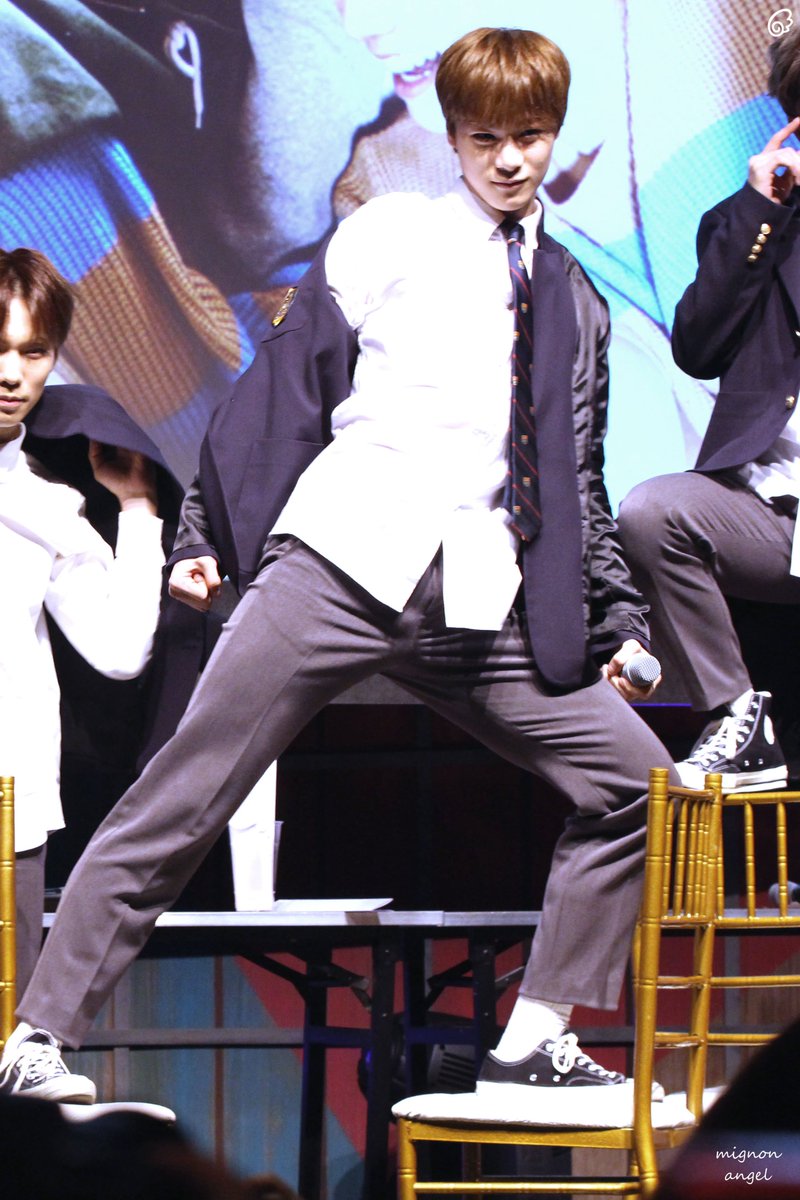 ||16.11.13|| 용산팬싸인회
우리 빈이 넘 이쁘잖앙💜

<a href="/offclASTRO/">ASTRO 아스트로</a> #아스트로 #문빈 #MOONBIN