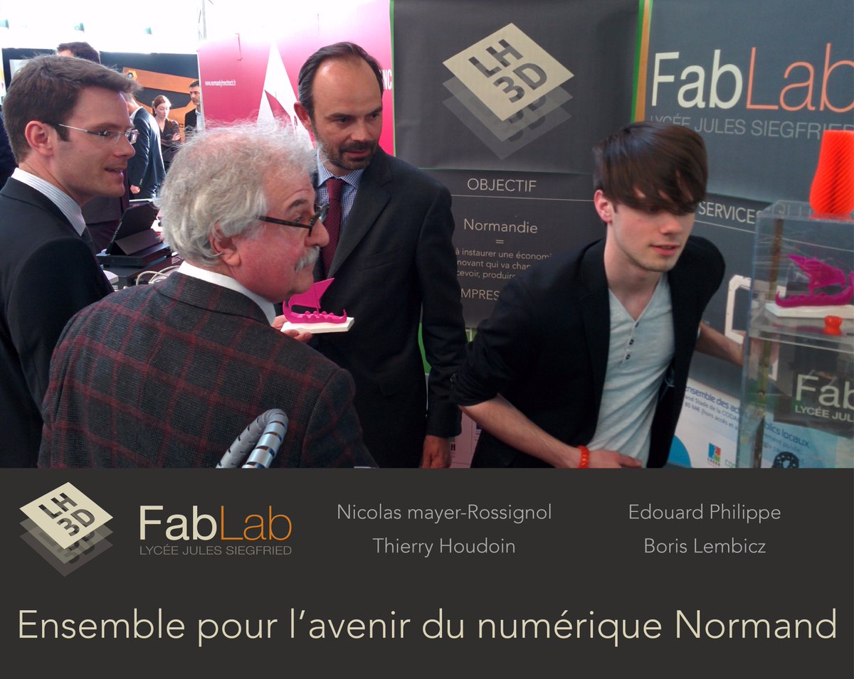 Et oui Mr le #1erministre @EPhilippePM est à nos cotés :P Nous vous souhaitons ... un avenir très numérique.