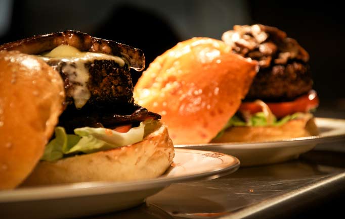 GarcesGroup's tweet photo. Looking forward to @RittenhouseRow Spring Festival! Try @VillageWhiskPHL Smash Burger &amp; other faves in the #VIP tent! #rittrowspringfest https://t.co/wzrm1FQQot