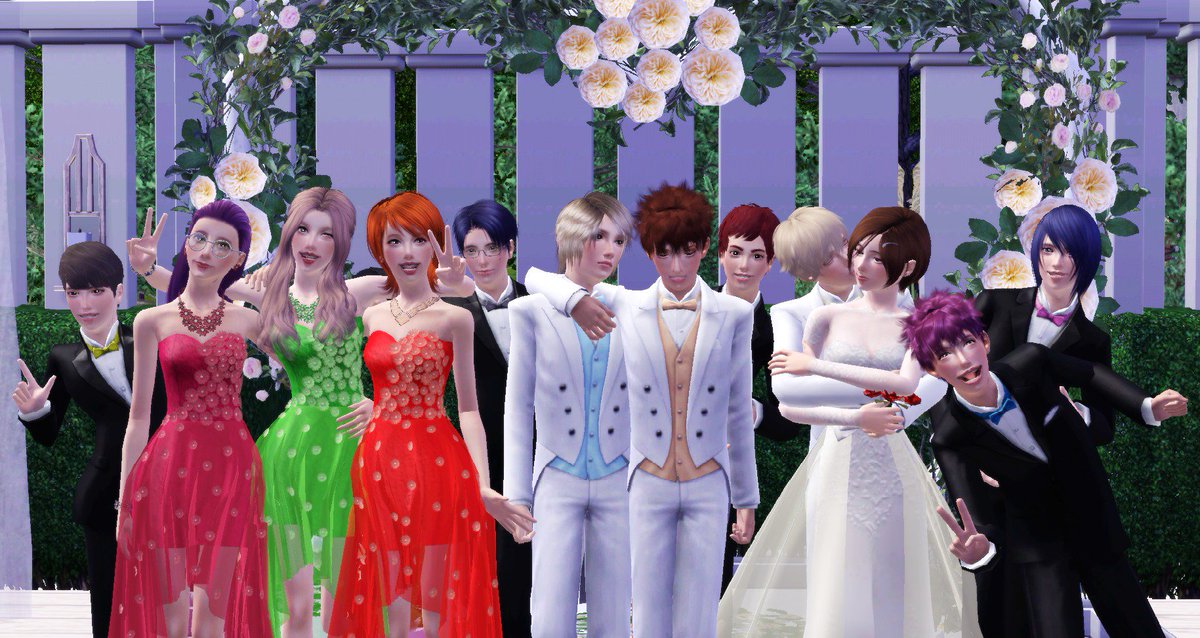 DrBox_Sims's tweet image. 마지막 단체 기념 사진 😍🎉
결혼 축하해 겹사돈!🍷💍💒