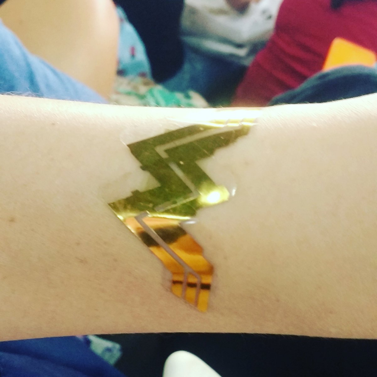 Pazupersonica's tweet photo. #WBenComicConCol https://t.co/zlIbeEmPd1