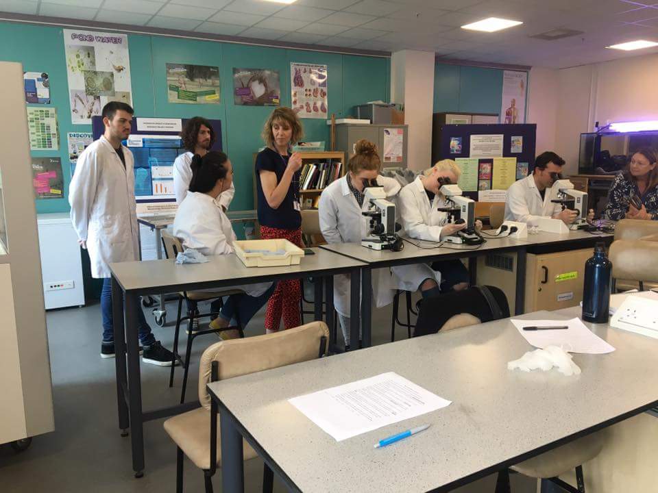 swmarinefest's tweet photo. More experimentation in the lab 😊 Yesterday's test subjects were blue mussels! #blueshark @landbased_SDC @ConservationTCP @SharkTrustUK https://t.co/Qw8z0zq5oC