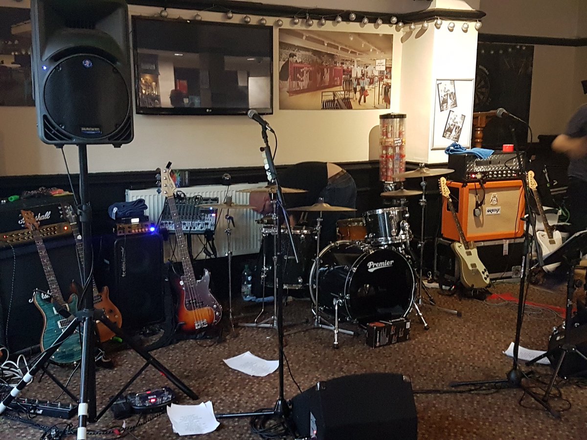 AReplicant's tweet photo. Our office for this evening. On in 5 https://t.co/MoQqQj4zMb