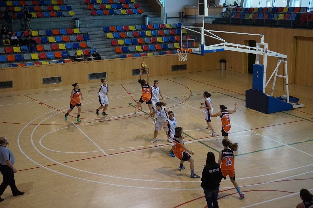 femeniosona's tweet photo. Sènior acaba Lliga amb victòria davant @CEONYAR 62-40 i un balanç de 27 victòries i 1 derrota.Enhorabona x la gran temporada #SomdelFemení https://t.co/40BDkktT32