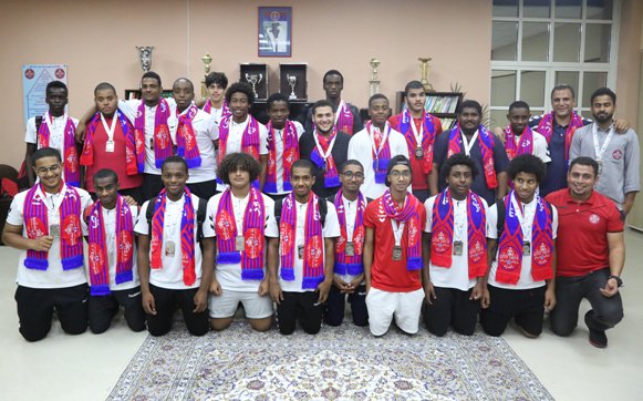 مع ختام بطولات الموسم 
مطر يكرم أشبال كوماندوز اليد في مشهد جسد روح (الشعب)
alshaabclub.ae/index.php?p=sh…
#شعباوي