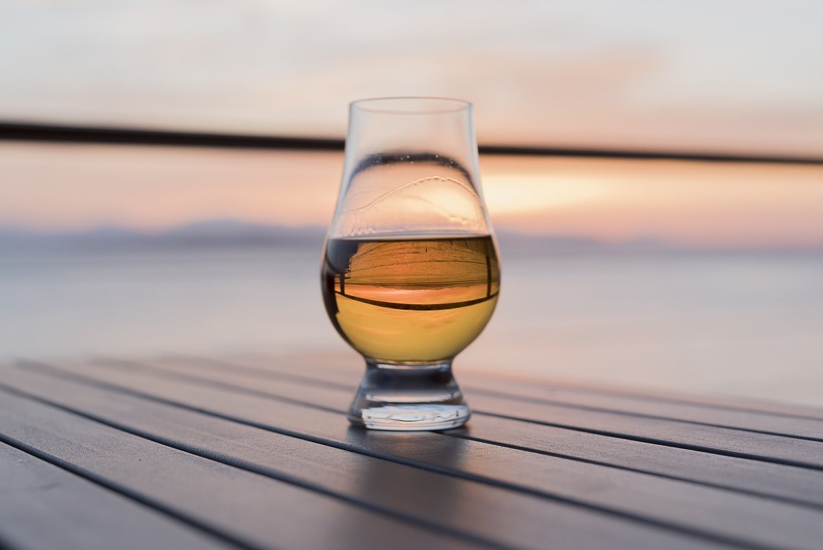EyeHeartThis's tweet photo. It's #WorldWhiskyDay! Here's what we're drinking, along with a little #whiskeywisdom.  https://t.co/LrTdHQTM8u #Cheers https://t.co/Zr4aV99TN4