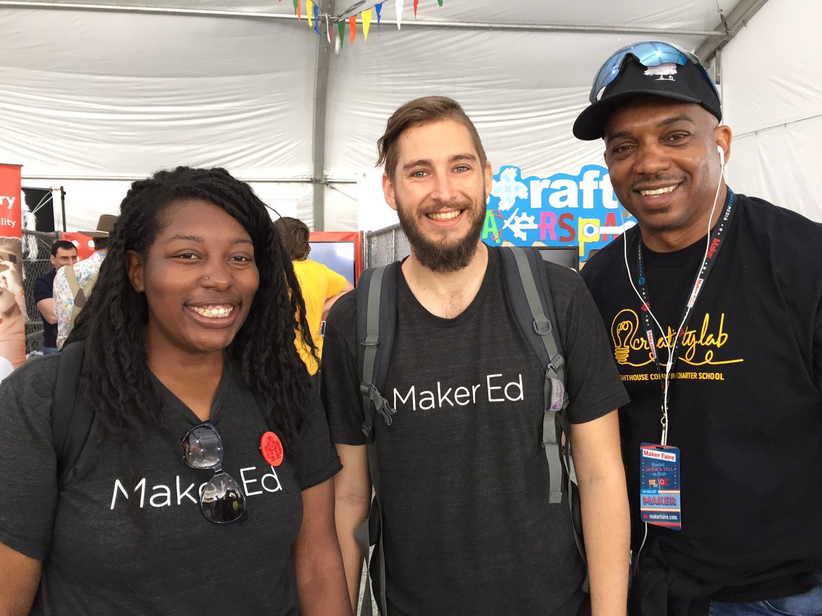 aVndrwrff's tweet photo. @MakerEdOrg @AmeriCorpsVISTA representing at #BAMF17. Great to see you all - have a great @makerfaire &amp; thank you for your service! https://t.co/zkgNDSLOjl
