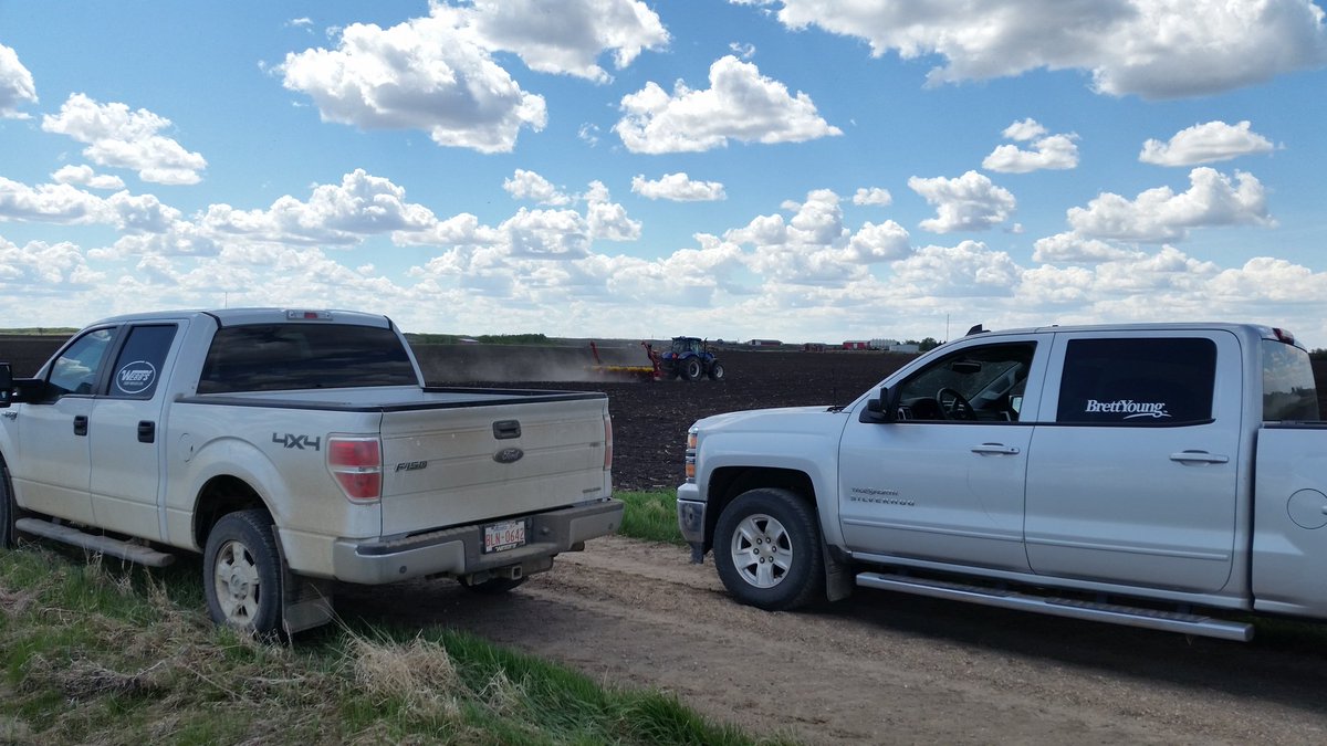 exranch's tweet photo. @BrettYoungSeeds corn plot going in today, thanks @WebbsCropServic https://t.co/obfI0aZaA3