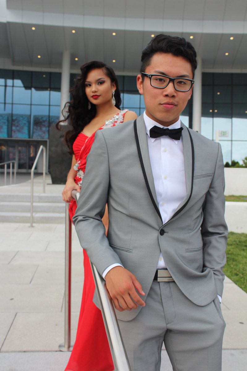 muninilisa's tweet photo. All this highlight, but you're still the highlight of my night. 💫#OxonProm2k17 https://t.co/4gQFxPAG13