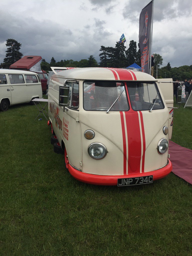 DaveGiles73's tweet photo. Red &amp; White #safc say no more #vanjanboree https://t.co/Gmx8IPcVBq