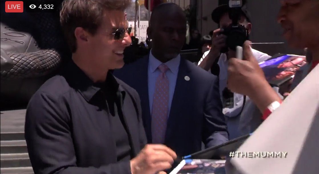 mmny_1314's tweet photo. 😍😍#themummyday #TomCruise in Hollywood https://t.co/i69wHFs4ng